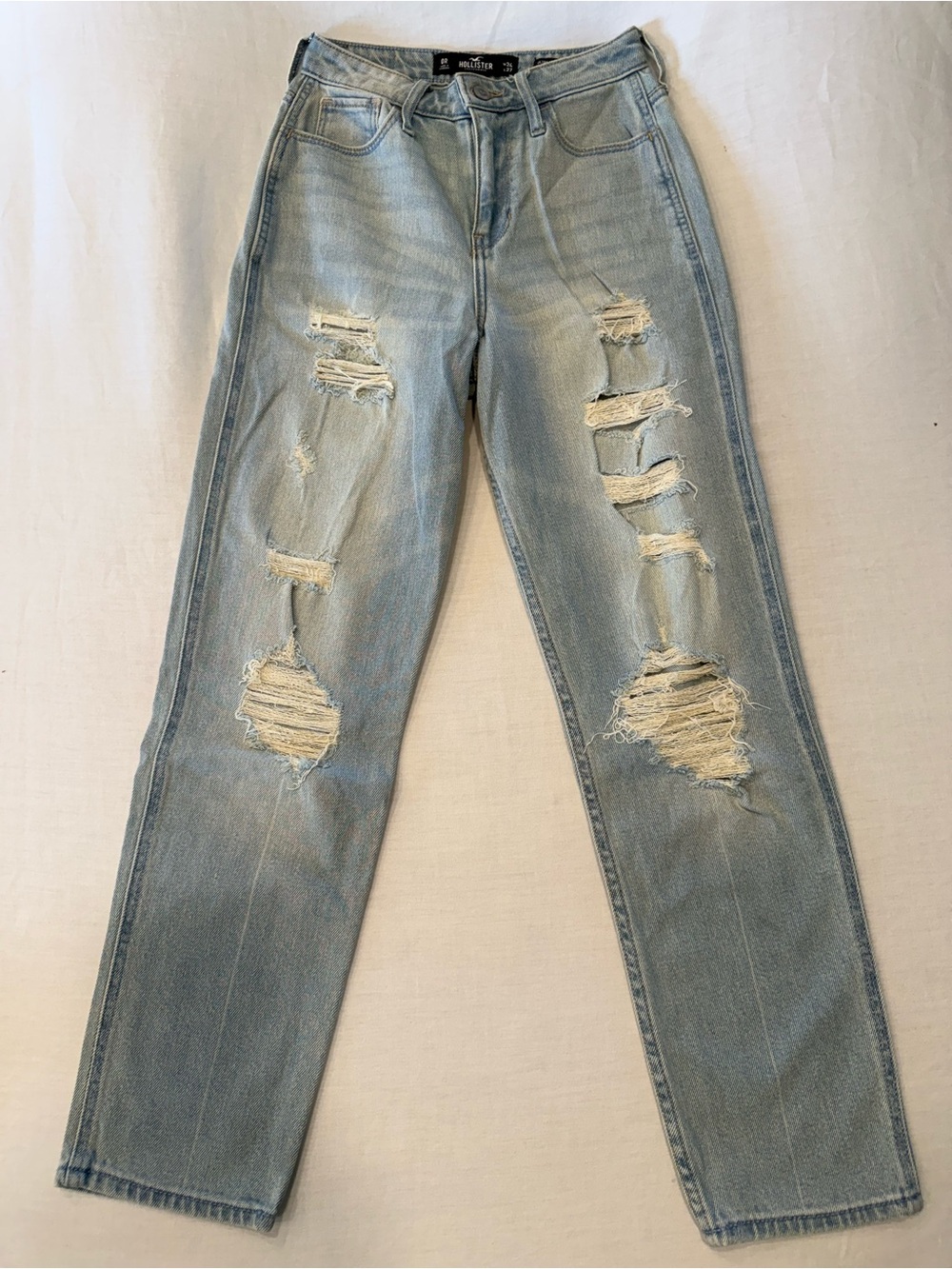 Hollister Ultra High Rise Mom Distressed Light Wash Jeans 0R W24